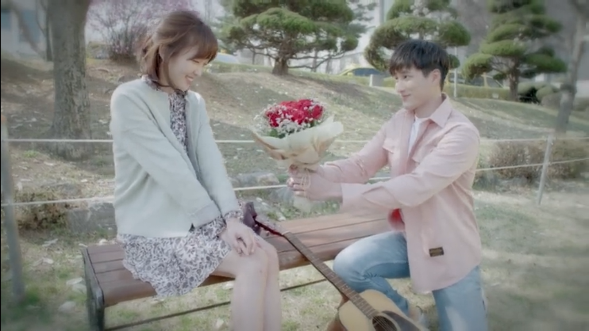 Wednesday 3:30 PM Baek Seung-gyu giving Seon Eun-woo flowers